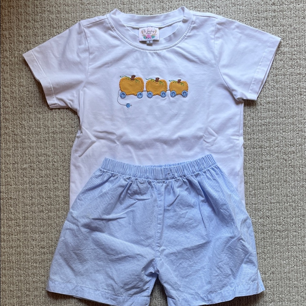 The Smocking Place pumpkin appliqué top and shorts set, size 5 - Picture 4 of 5